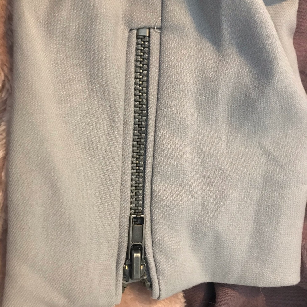 Blazer - Picture 3 of 3